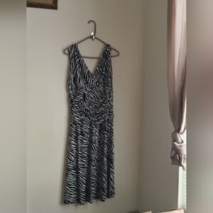 Dressbarn Dress Women 16 Black & White Maxi Office Church Dinner Versatile Chic